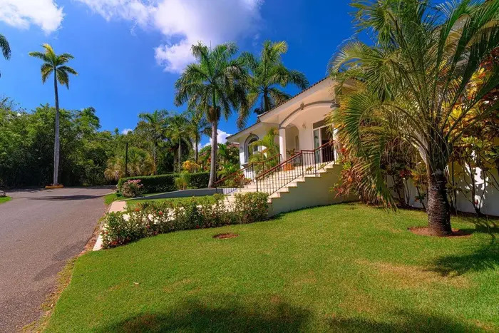 #10 4-Bedroom Luxury Villa with Private Pool – Ideal Investment & Caribbean Second Home