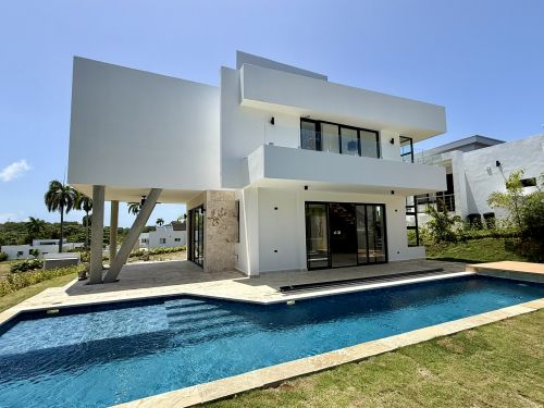 #15 Brand-New Modern Villa with Mountain Views in Cabarete – $440,000