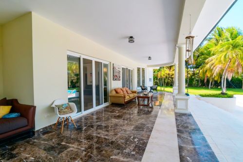 #9 Classic 5-Bedroom Caribbean Villa with Pool & Tropical Views 
